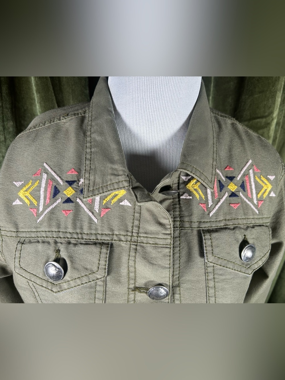 ARIAT Lulu Jacket Olive Embroidered Southwestern Western Shacket - Picture 3 of 6